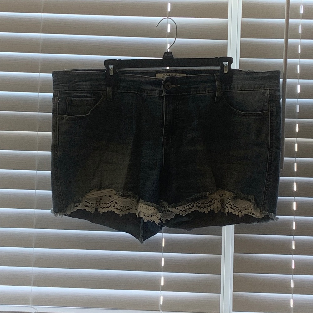 Denim shorts with lace detail